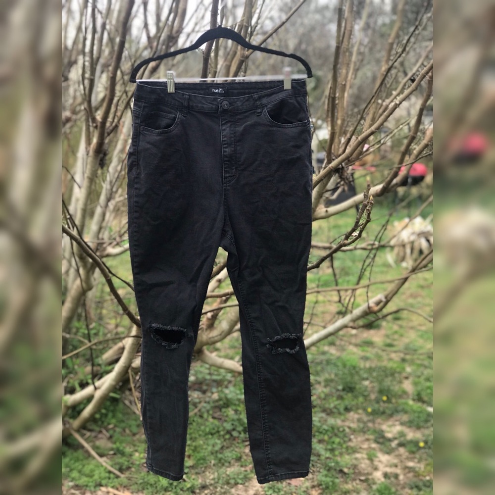 Rue 21 high rise curvy jegging !